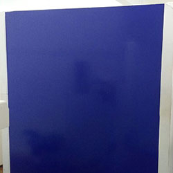 Decoração - Revestimento de parede com adesivo azul